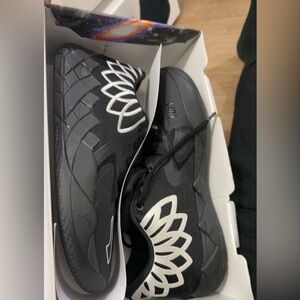 Selling all 4 pairs don’t wear them all sneakers @8/10